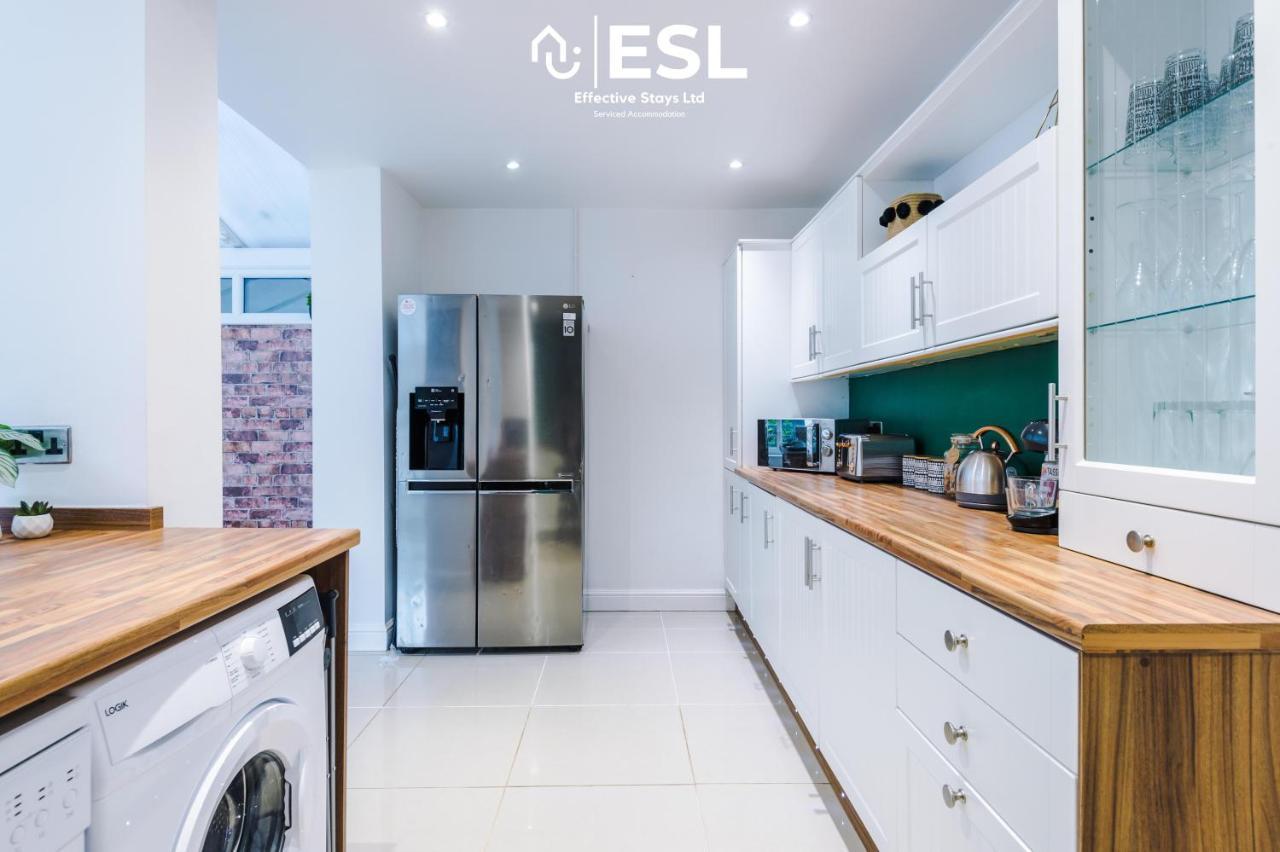 Open Plan - 3 Bedroom House - Garden And Outdoor Seating - Driveway Parking - Short Drive To City Centre Saughall Εξωτερικό φωτογραφία