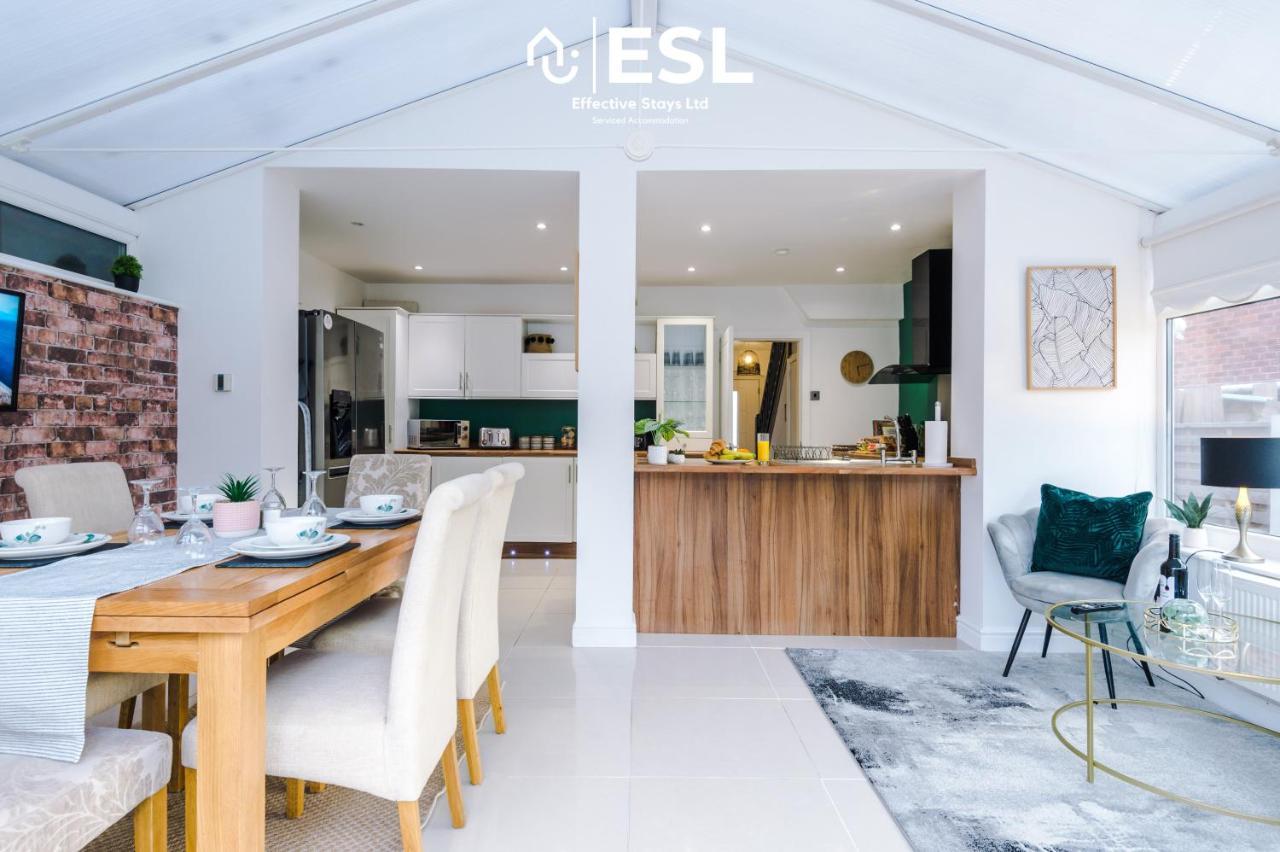 Open Plan - 3 Bedroom House - Garden And Outdoor Seating - Driveway Parking - Short Drive To City Centre Saughall Εξωτερικό φωτογραφία