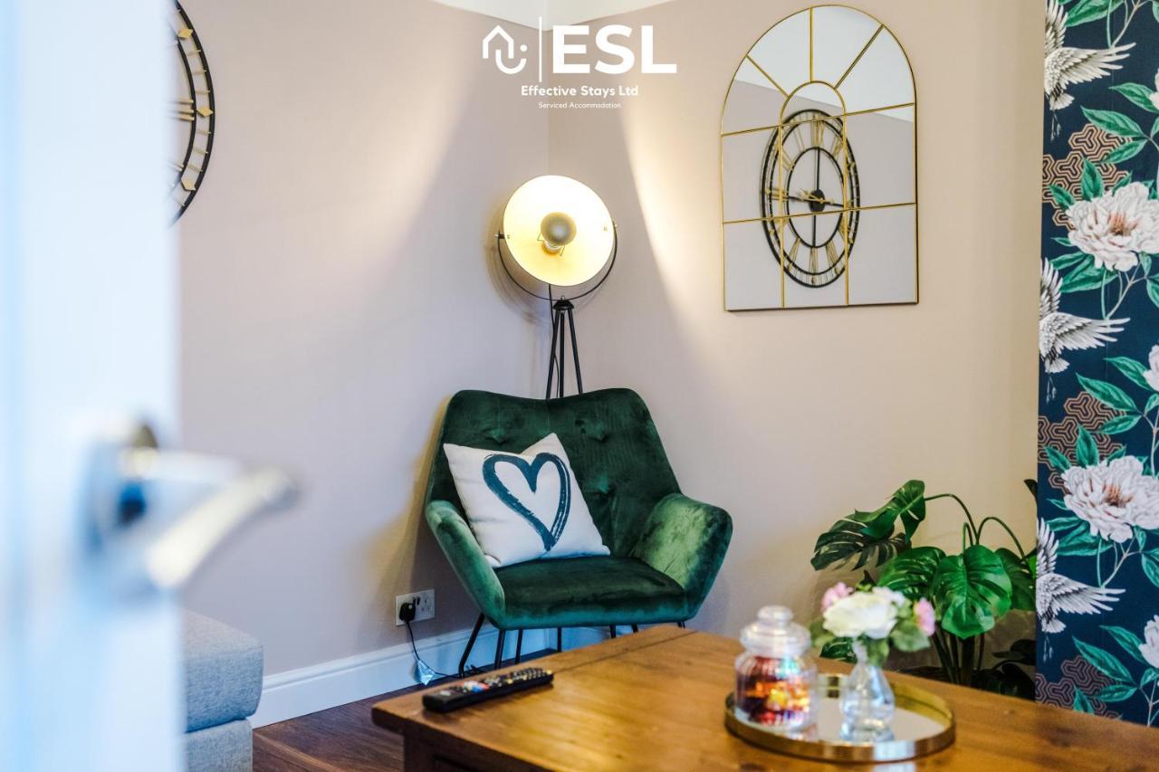 Open Plan - 3 Bedroom House - Garden And Outdoor Seating - Driveway Parking - Short Drive To City Centre Saughall Εξωτερικό φωτογραφία
