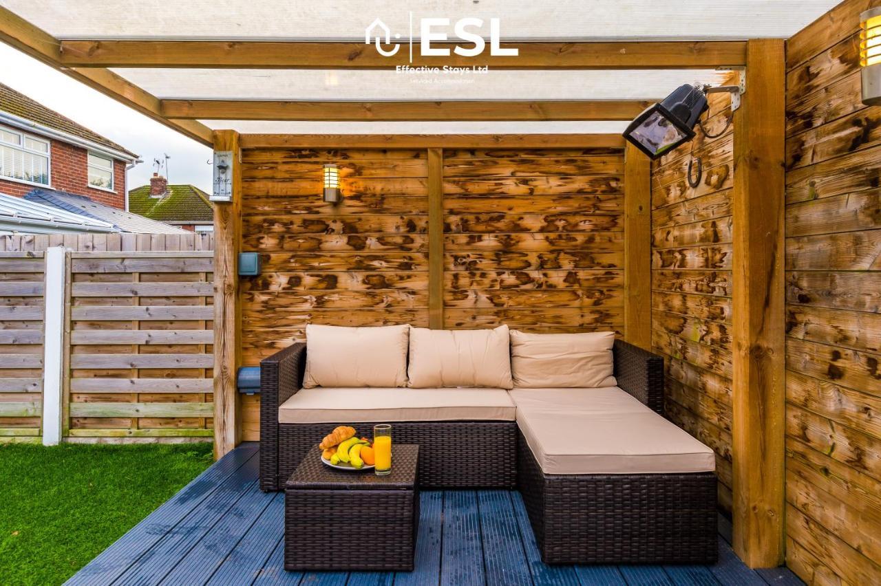 Open Plan - 3 Bedroom House - Garden And Outdoor Seating - Driveway Parking - Short Drive To City Centre Saughall Εξωτερικό φωτογραφία