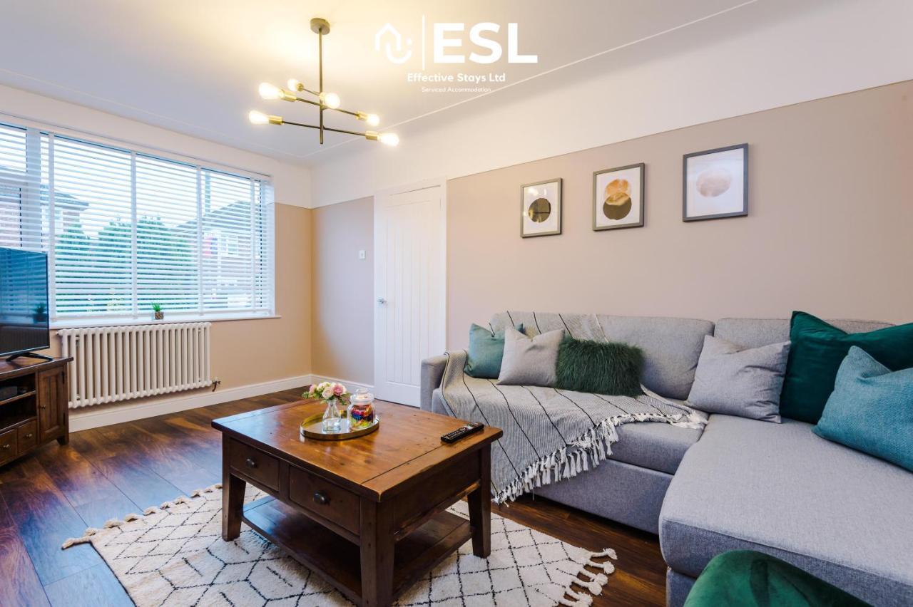 Open Plan - 3 Bedroom House - Garden And Outdoor Seating - Driveway Parking - Short Drive To City Centre Saughall Εξωτερικό φωτογραφία