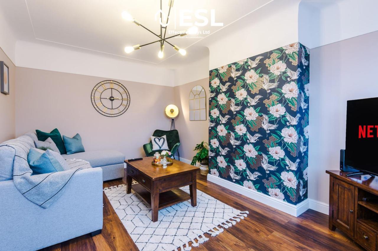 Open Plan - 3 Bedroom House - Garden And Outdoor Seating - Driveway Parking - Short Drive To City Centre Saughall Εξωτερικό φωτογραφία