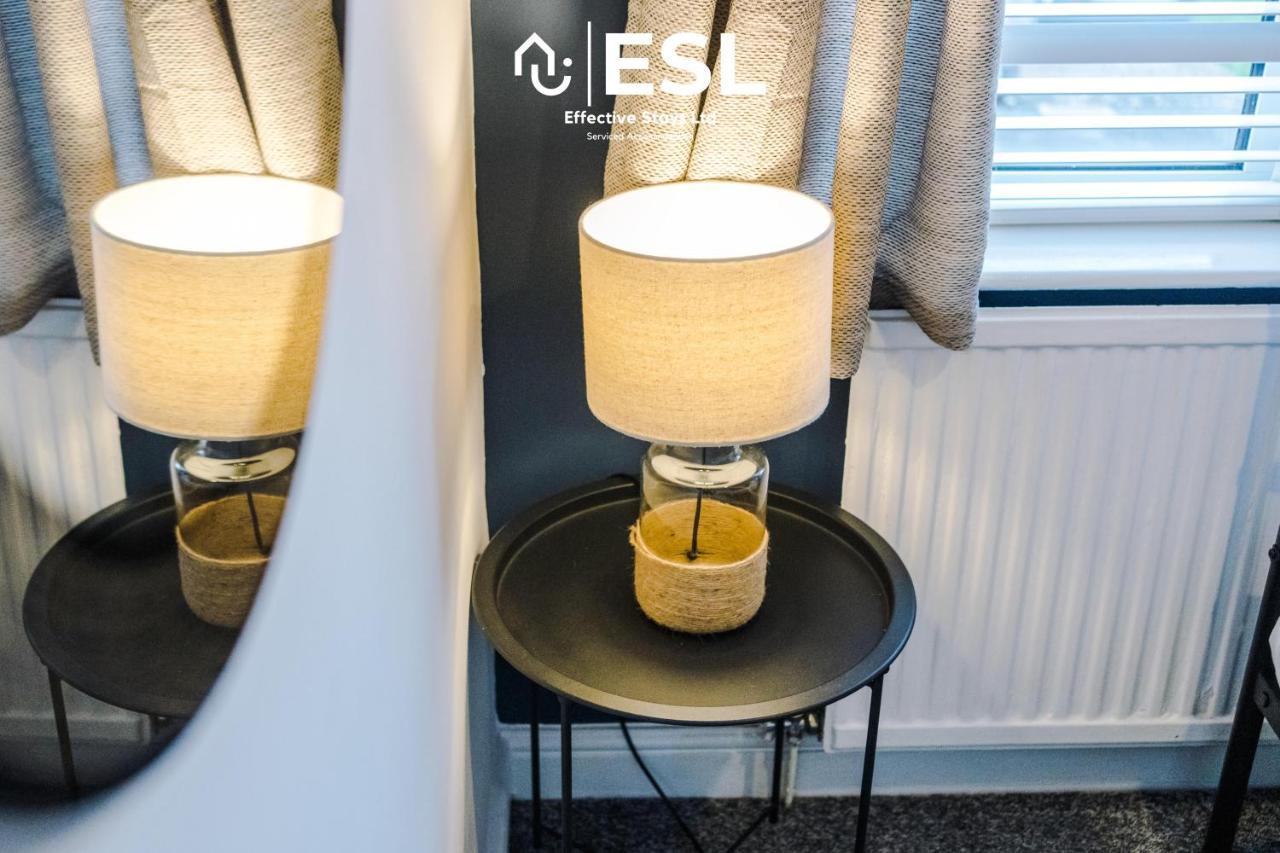 Open Plan - 3 Bedroom House - Garden And Outdoor Seating - Driveway Parking - Short Drive To City Centre Saughall Εξωτερικό φωτογραφία