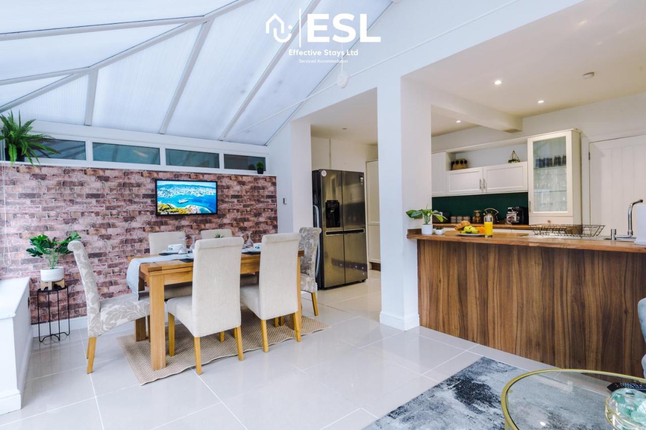 Open Plan - 3 Bedroom House - Garden And Outdoor Seating - Driveway Parking - Short Drive To City Centre Saughall Εξωτερικό φωτογραφία