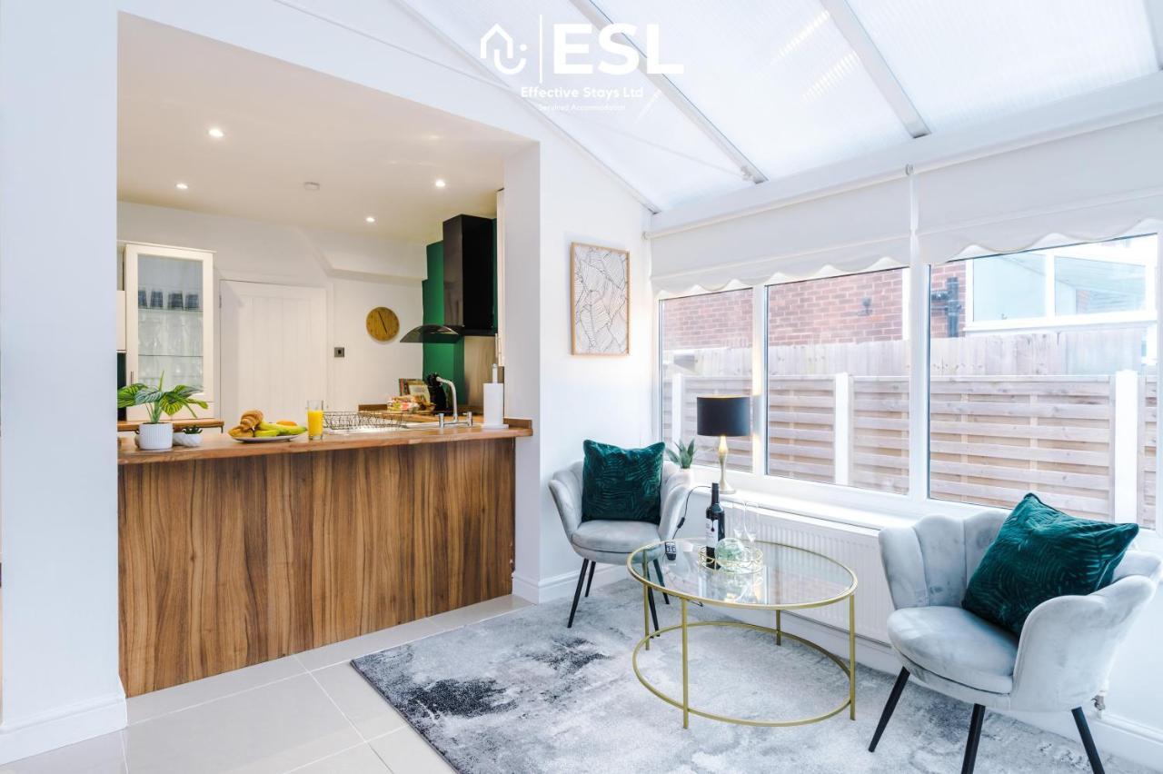 Open Plan - 3 Bedroom House - Garden And Outdoor Seating - Driveway Parking - Short Drive To City Centre Saughall Εξωτερικό φωτογραφία